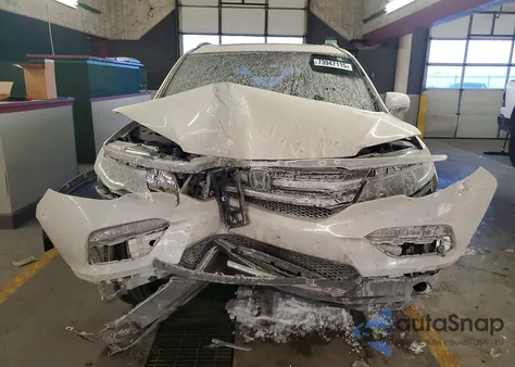 2018 Honda Pilot Touring z USA, uszkodzony, nr VIN 5FNYF6H93JB026165